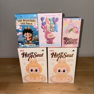 Popmart Have a Seat , One Piece ,  Lazy Yoga , Big into Energy Labubus